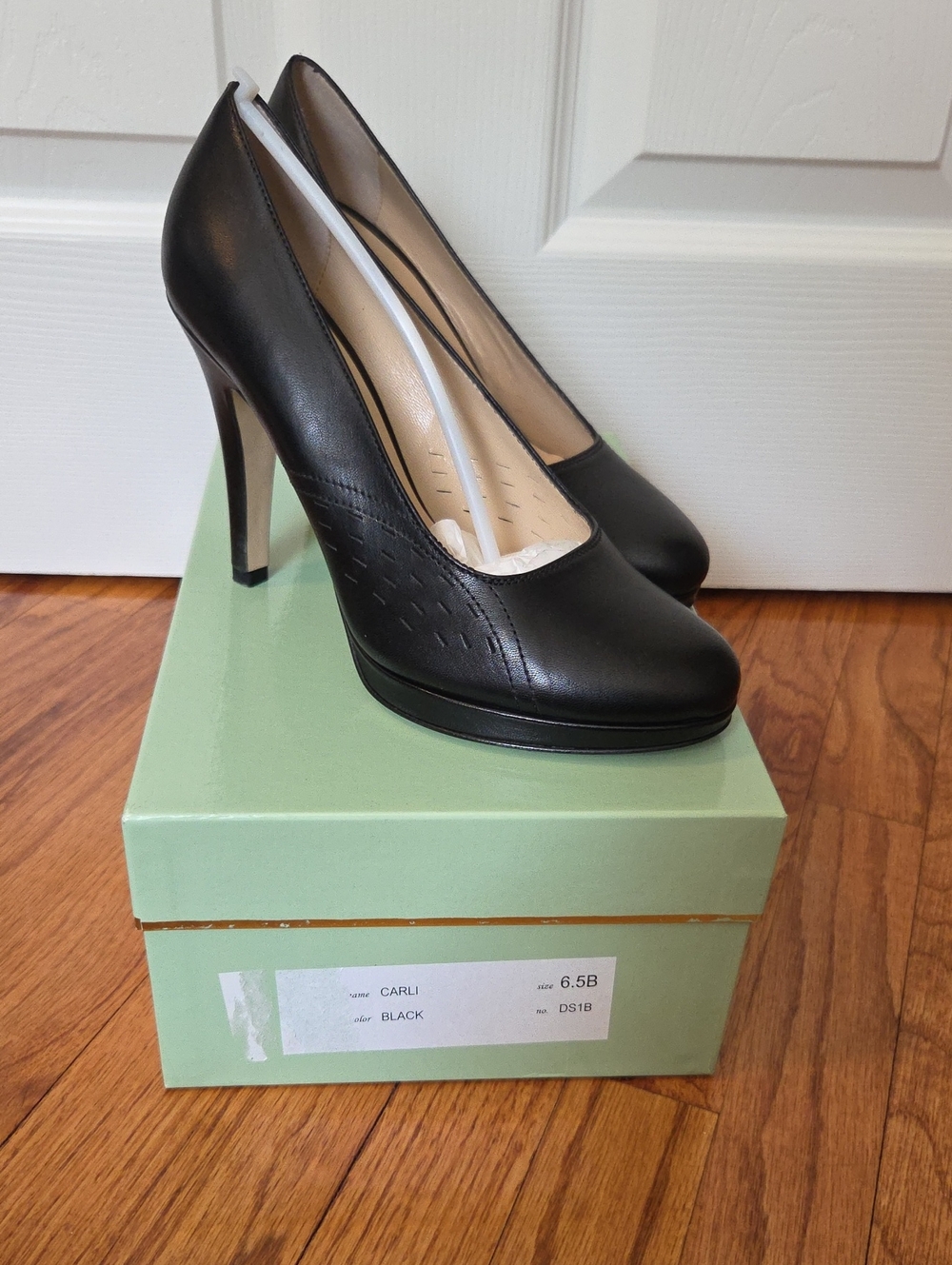 NWT-Julie Lopez All Leather, Made In Italy, Black Pumps